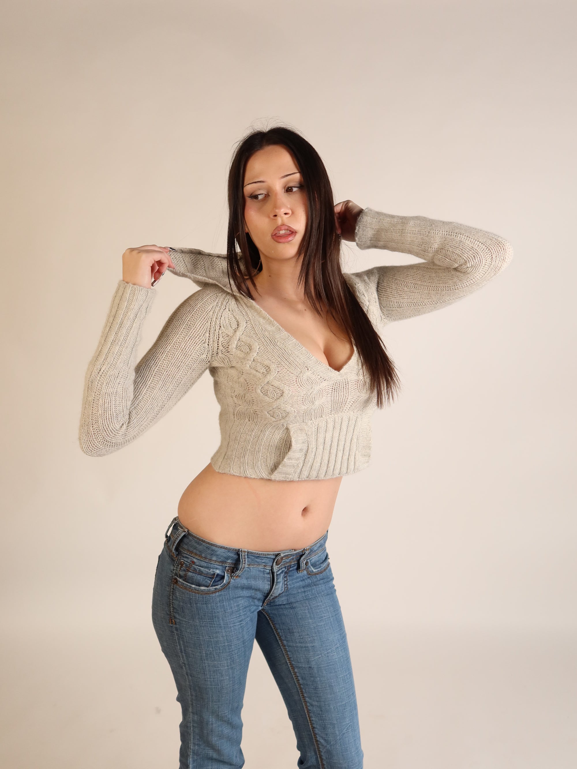 A&F Grey Cable Knit V-Neck XS