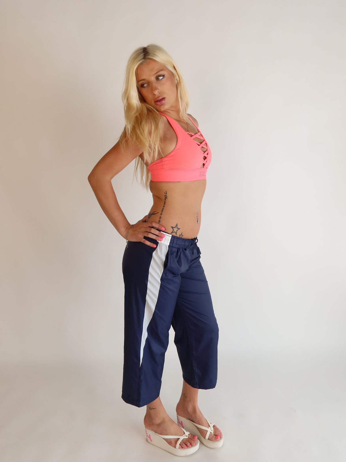 VS PINK Coral Lace-Up Sports Bra XS/S